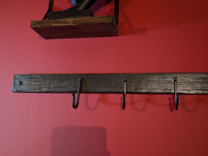 Détails BDSM dans le donjon du gîte le Repaire des Passions