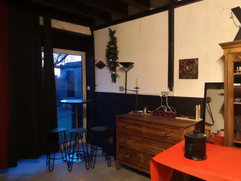 La Tanière Des Débauches à l'Antre Des Vices, vos gites BDSM et donjons BDSM proche de Valence